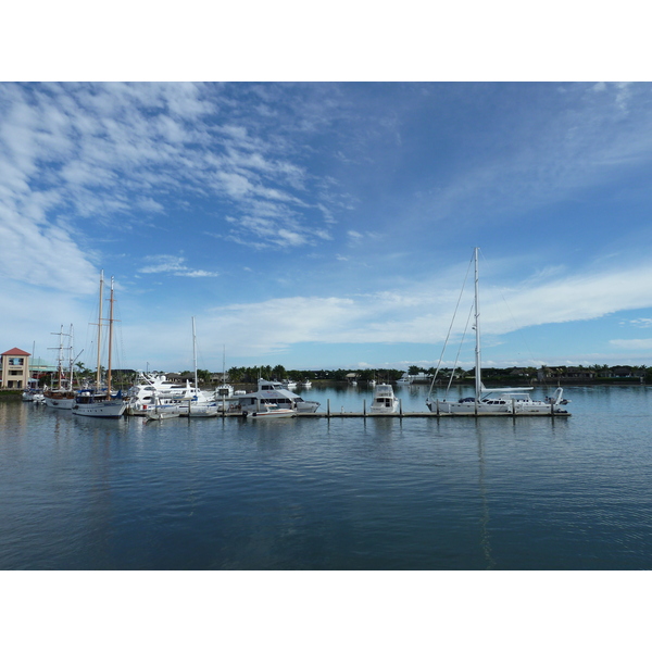 Picture Fiji Port Denarau 2010-05 81 - Center Port Denarau