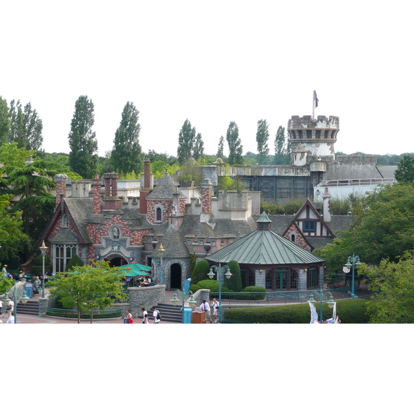 Picture France Disneyland Paris Alice Labyrinth 2007-07 23 - Center Alice Labyrinth