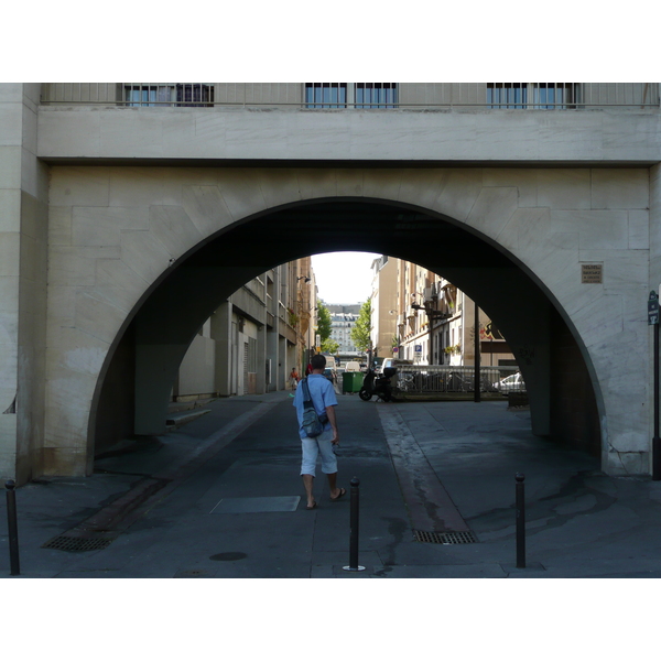 Picture France Paris Canal St Martin 2007-08 102 - Tours Canal St Martin