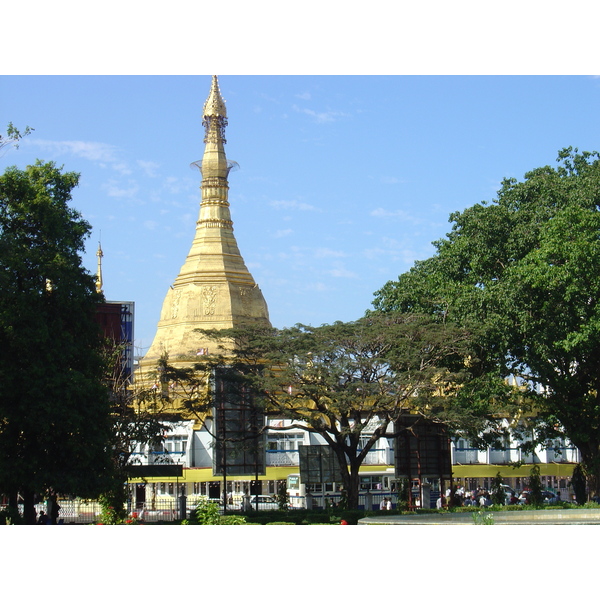 Picture Myanmar Yangon 2005-01 137 - Discovery Yangon