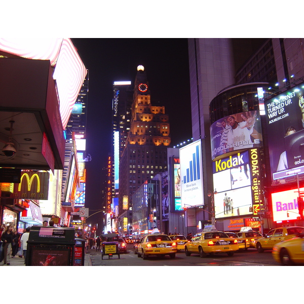 Picture United States New York Time Square 2006-03 32 - Discovery Time Square