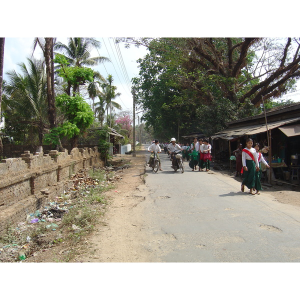 Picture Myanmar Dawei (TAVOY) 2005-01 25 - Tour Dawei (TAVOY)