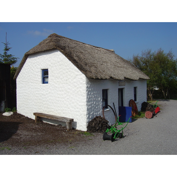 Picture Ireland Kerry Bog village 2004-05 4 - Tours Kerry Bog village