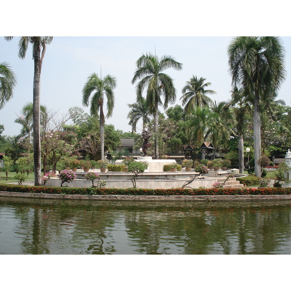 Picture Thailand Chiang Mai Inside Canal Buak Had Park 2006-04 13 - History Buak Had Park