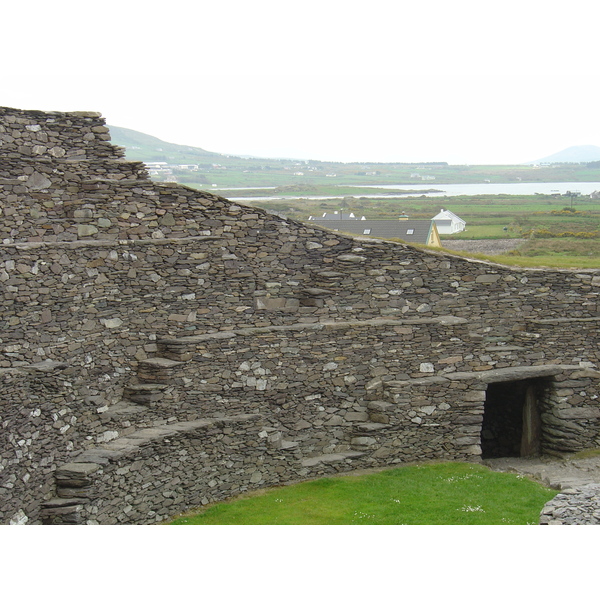 Picture Ireland Kerry Caherdaniel fort 2004-05 18 - Tours Caherdaniel fort