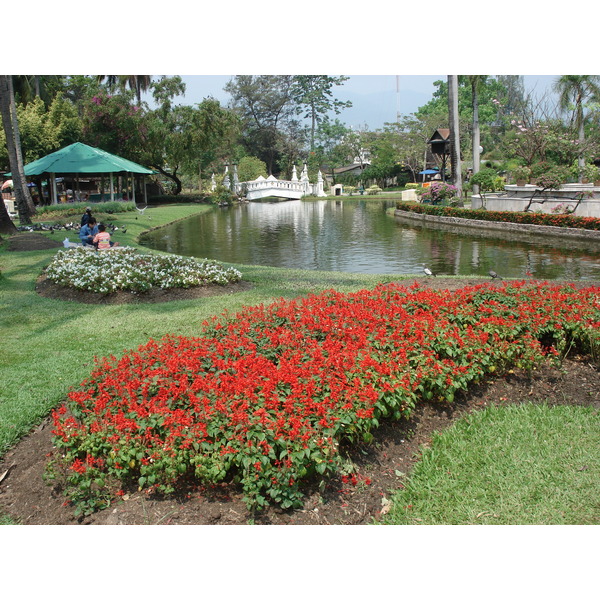 Picture Thailand Chiang Mai Inside Canal Buak Had Park 2006-04 4 - History Buak Had Park