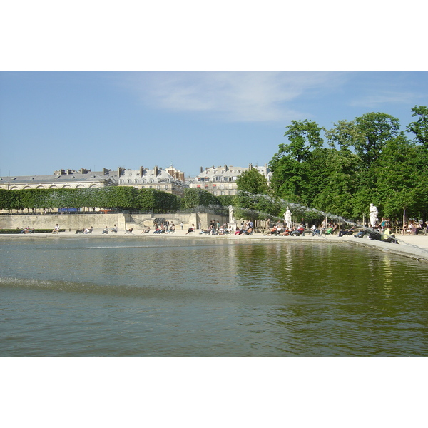 Picture France Paris Garden of Tuileries 2007-05 198 - Center Garden of Tuileries