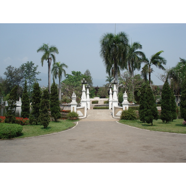 Picture Thailand Chiang Mai Inside Canal Buak Had Park 2006-04 1 - Around Buak Had Park