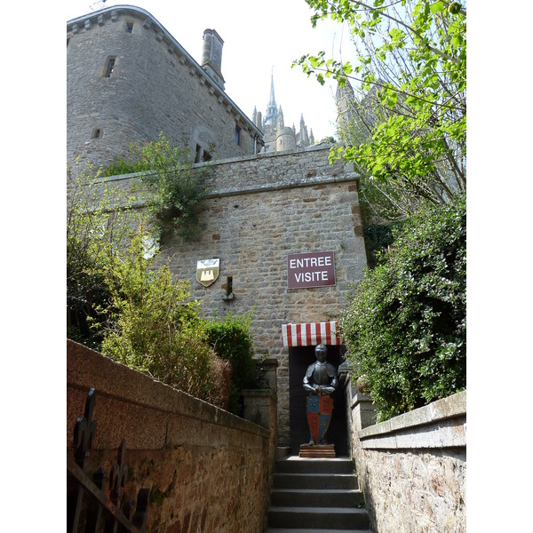 Picture France Mont St Michel Mont St Michel Village 2010-04 43 - Recreation Mont St Michel Village