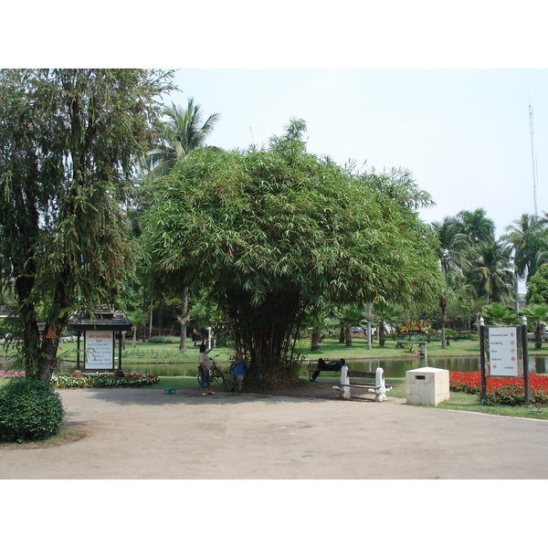 Picture Thailand Chiang Mai Inside Canal Buak Had Park 2006-04 2 - Center Buak Had Park