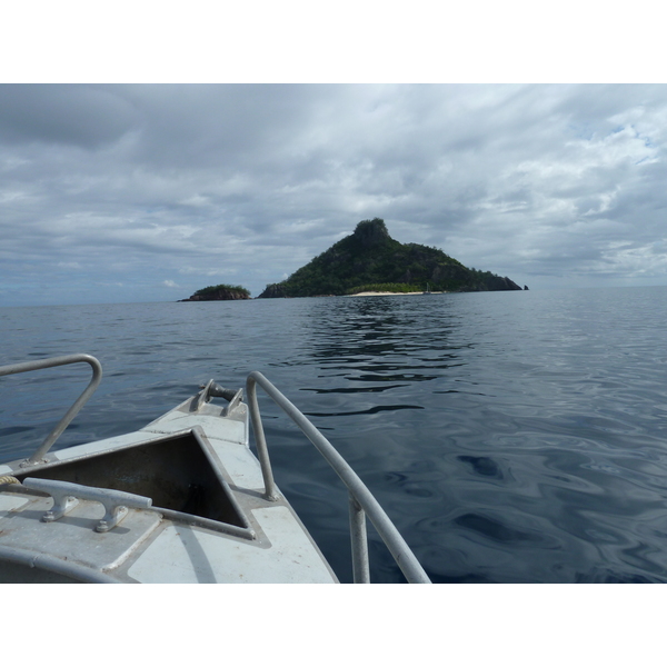 Picture Fiji Amunuca Island to Castaway Island 2010-05 94 - Center Amunuca Island to Castaway Island