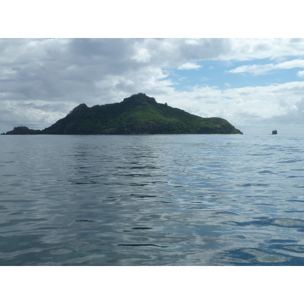 Picture Fiji Amunuca Island to Castaway Island 2010-05 98 - Center Amunuca Island to Castaway Island