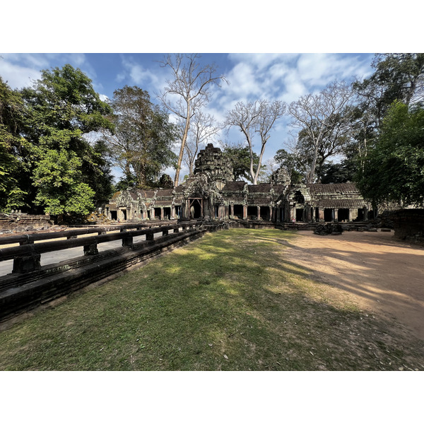 Picture Cambodia Siem Reap Ta Prohm 2023-01 53 - Around Ta Prohm