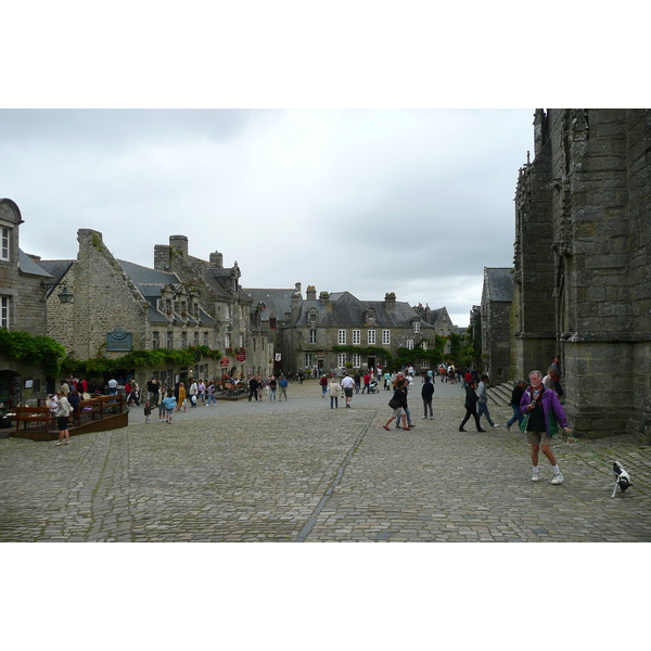 Picture France Locronan 2008-07 56 - Recreation Locronan