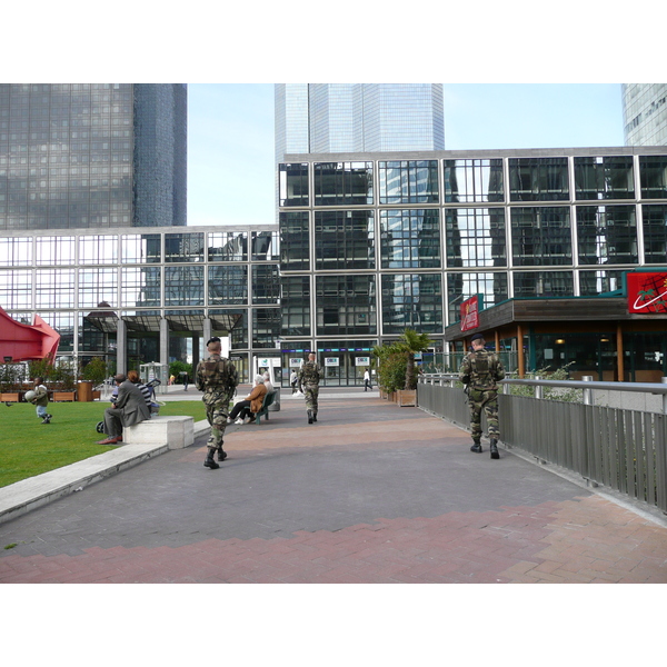 Picture France Paris La Defense 2007-05 145 - Tours La Defense