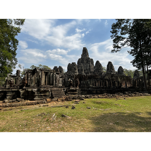 Picture Cambodia Siem Reap Bayon 2023-01 31 - Center Bayon