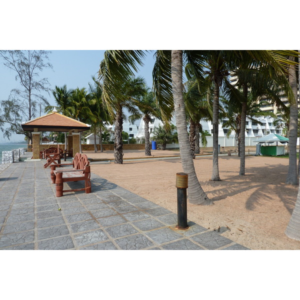 Picture Thailand Jomtien La Royale Beach condo 2011-02 40 - Around La Royale Beach condo