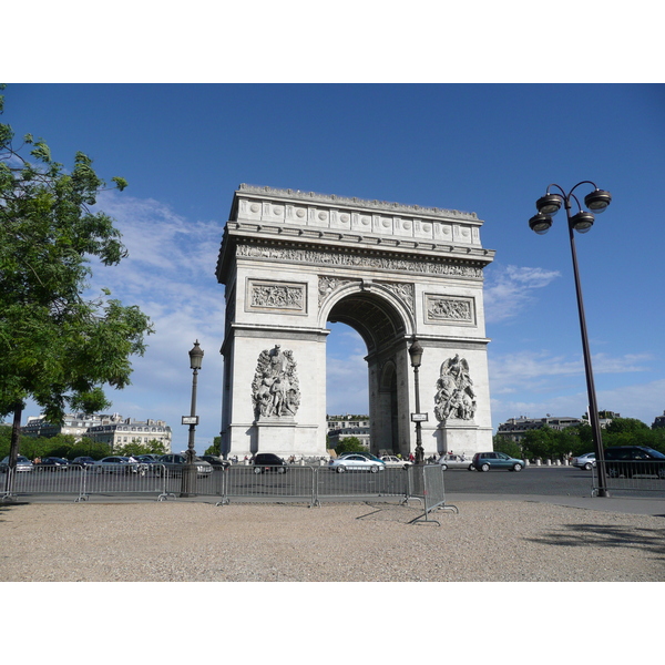 Picture France Paris Etoile and Arc de Triomphe 2007-05 5 - Center Etoile and Arc de Triomphe