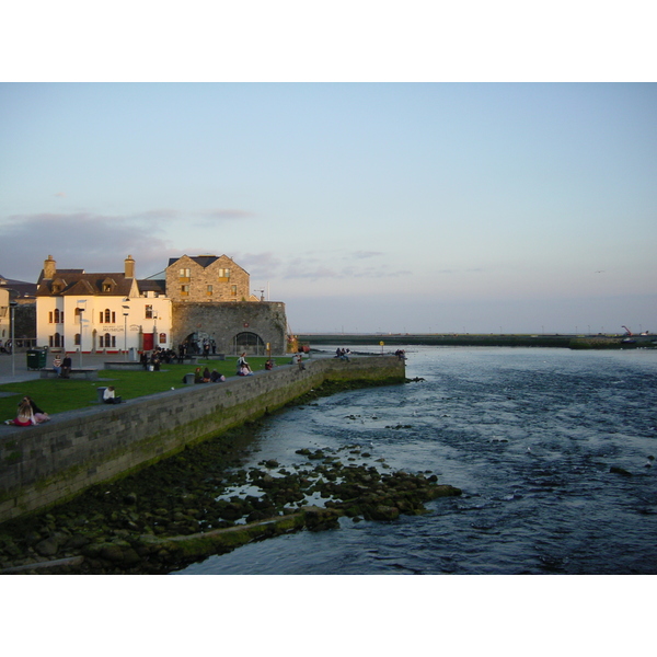 Picture Ireland Galway 2003-09 20 - Discovery Galway