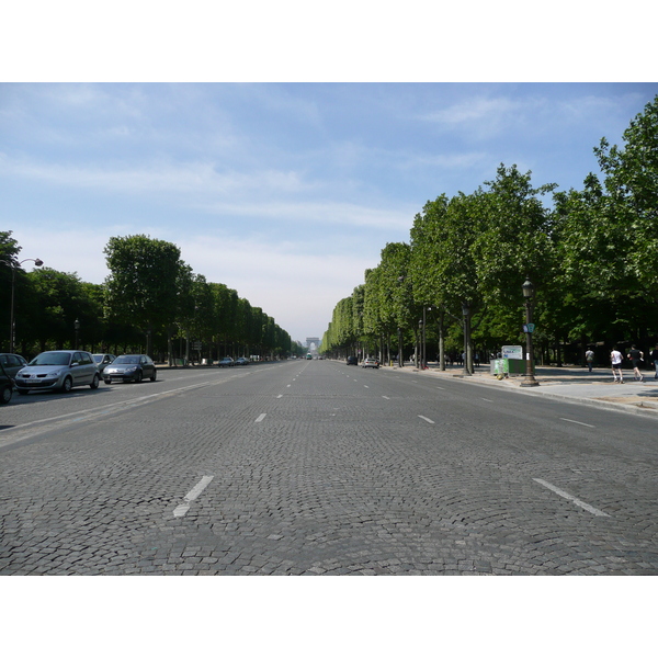 Picture France Paris Champs Elysees 2007-05 25 - Center Champs Elysees