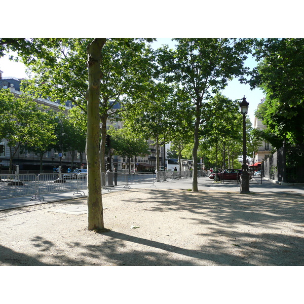 Picture France Paris Etoile and Arc de Triomphe 2007-05 17 - Tours Etoile and Arc de Triomphe