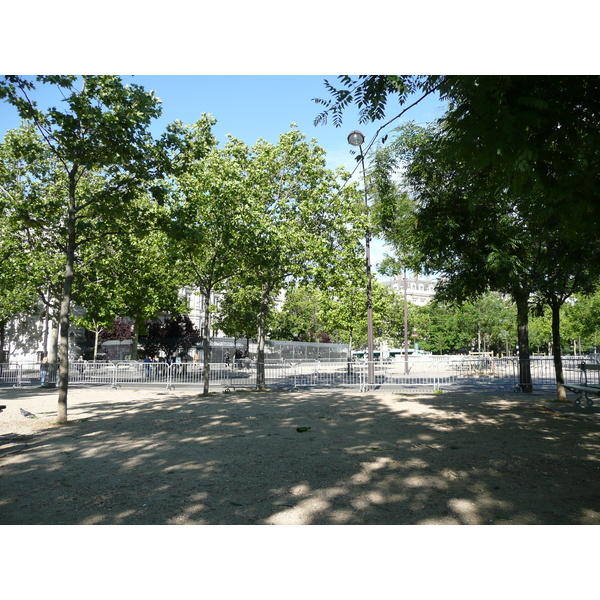 Picture France Paris Etoile and Arc de Triomphe 2007-05 26 - Tours Etoile and Arc de Triomphe