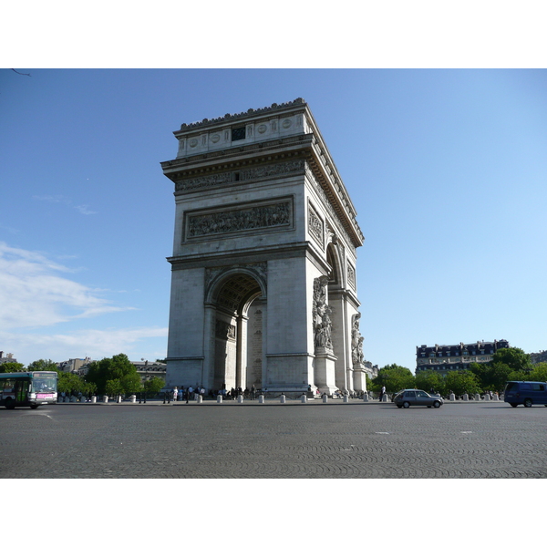 Picture France Paris Etoile and Arc de Triomphe 2007-05 171 - Recreation Etoile and Arc de Triomphe