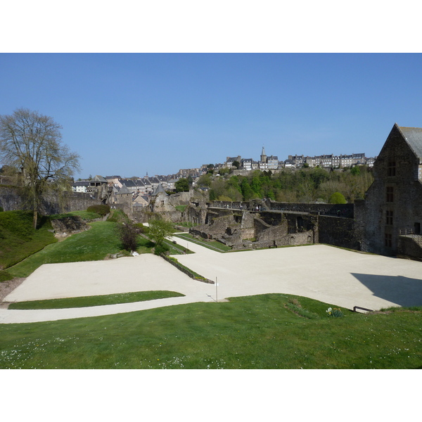 Picture France Fougeres 2010-04 93 - Tours Fougeres