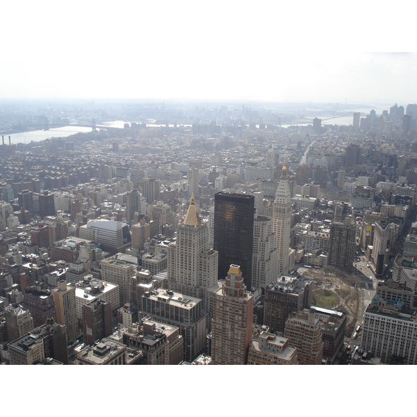 Picture United States New York Empire state building 2006-03 47 - Center Empire state building