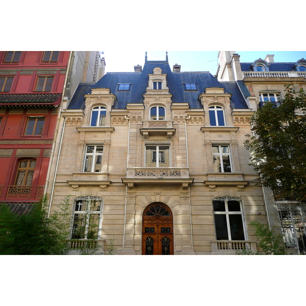 Picture France Paris 8th Arrondissement Rue Rembrandt 2007-09 31 - History Rue Rembrandt