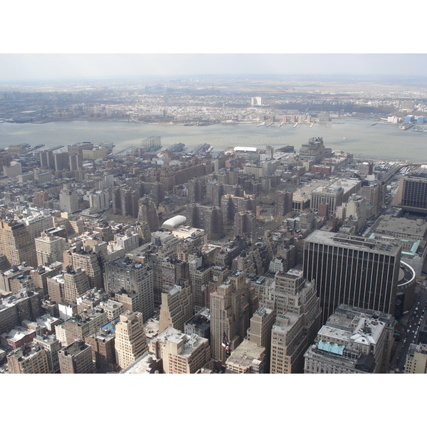 Picture United States New York Empire state building 2006-03 8 - Center Empire state building