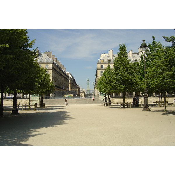 Picture France Paris Garden of Tuileries 2007-05 46 - Center Garden of Tuileries