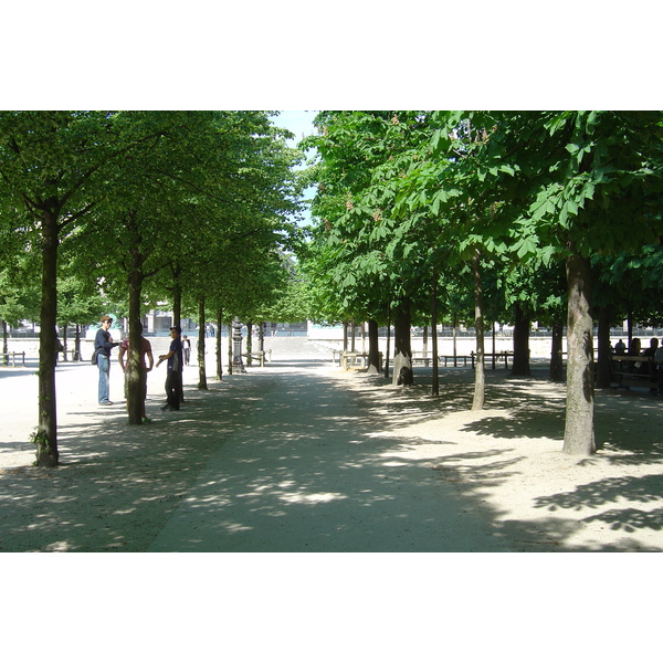 Picture France Paris Garden of Tuileries 2007-05 12 - Discovery Garden of Tuileries