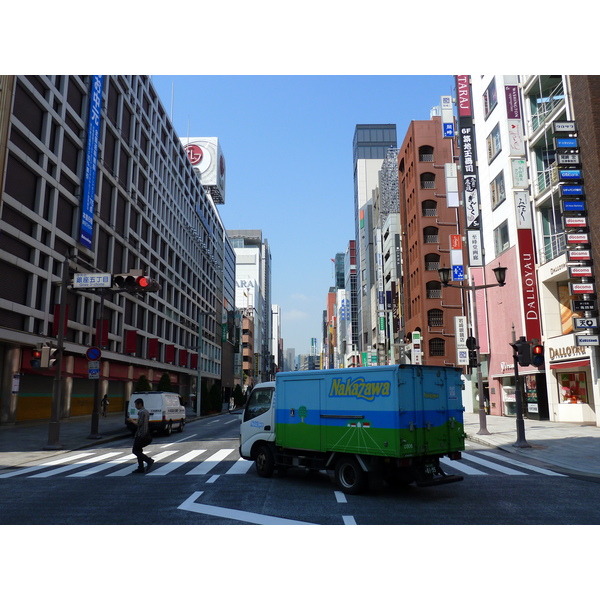 Picture Japan Tokyo Ginza 2010-06 26 - Discovery Ginza