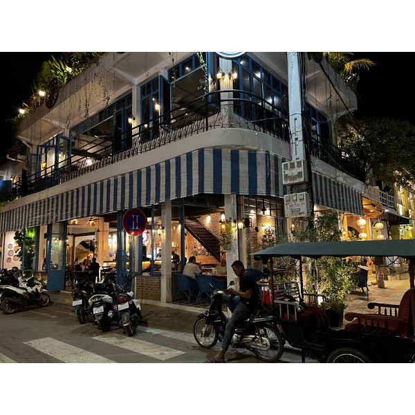 Picture Cambodia Siem Reap Pub Street 2023-01 38 - Tours Pub Street