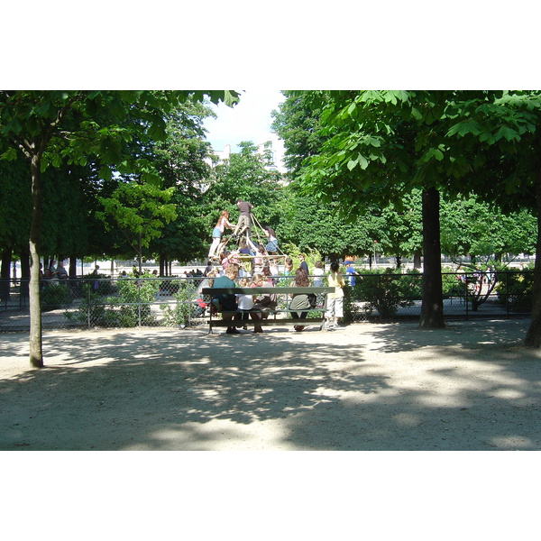 Picture France Paris Garden of Tuileries 2007-05 361 - Around Garden of Tuileries