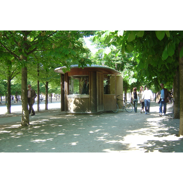 Picture France Paris Garden of Tuileries 2007-05 30 - Center Garden of Tuileries