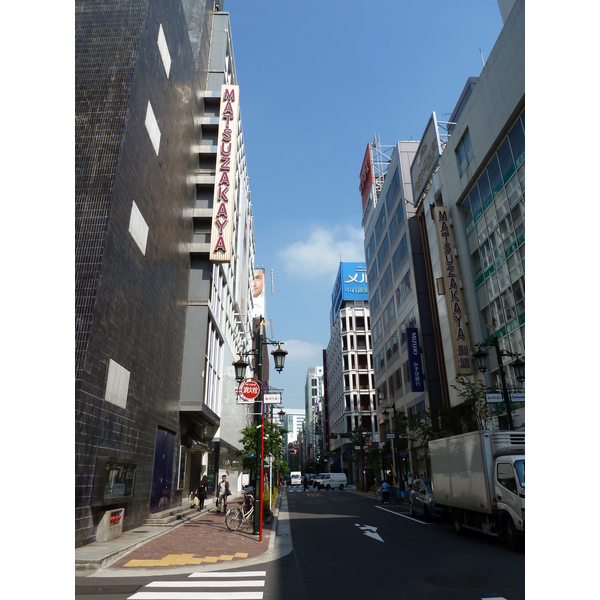 Picture Japan Tokyo Ginza 2010-06 68 - Discovery Ginza