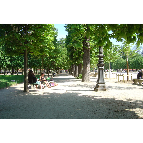 Picture France Paris Garden of Tuileries 2007-05 23 - Discovery Garden of Tuileries