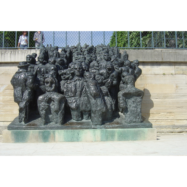 Picture France Paris Garden of Tuileries 2007-05 72 - Center Garden of Tuileries