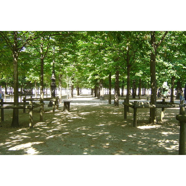 Picture France Paris Garden of Tuileries 2007-05 13 - Tours Garden of Tuileries