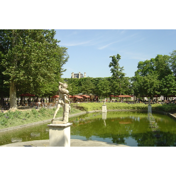 Picture France Paris Garden of Tuileries 2007-05 4 - Recreation Garden of Tuileries