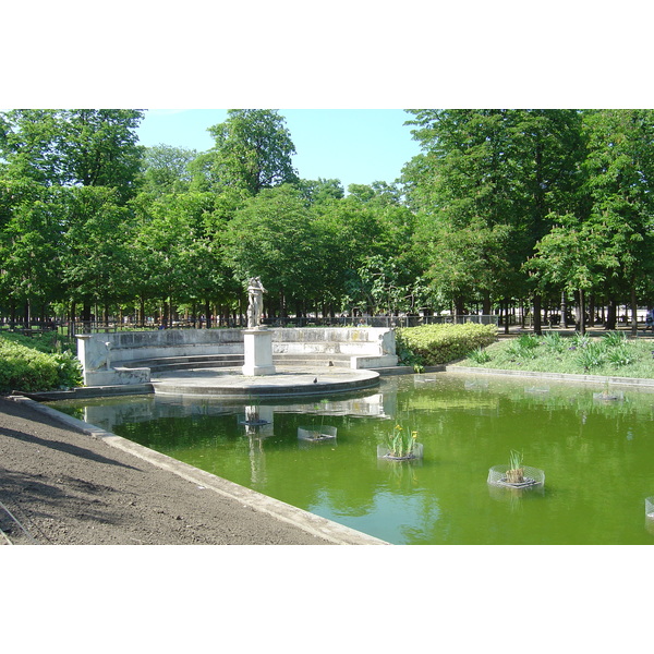 Picture France Paris Garden of Tuileries 2007-05 346 - Journey Garden of Tuileries