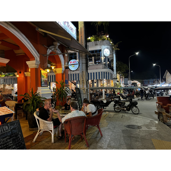 Picture Cambodia Siem Reap Pub Street 2023-01 49 - Recreation Pub Street