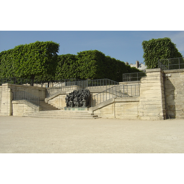 Picture France Paris Garden of Tuileries 2007-05 39 - Around Garden of Tuileries