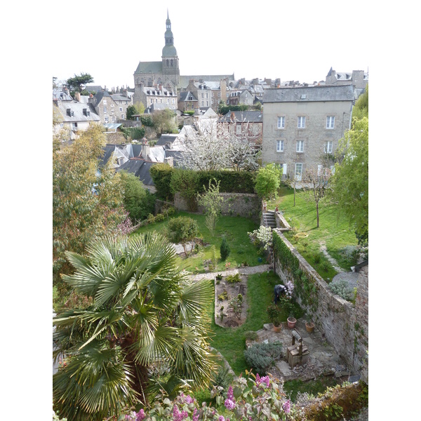 Picture France Dinan Dinan city walls 2010-04 26 - Discovery Dinan city walls