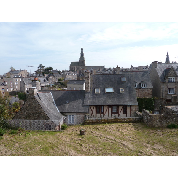 Picture France Dinan Dinan city walls 2010-04 31 - Tours Dinan city walls