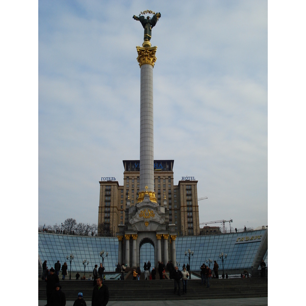 Picture Ukraine Kiev Kreschatyk Street 2007-03 57 - Around Kreschatyk Street