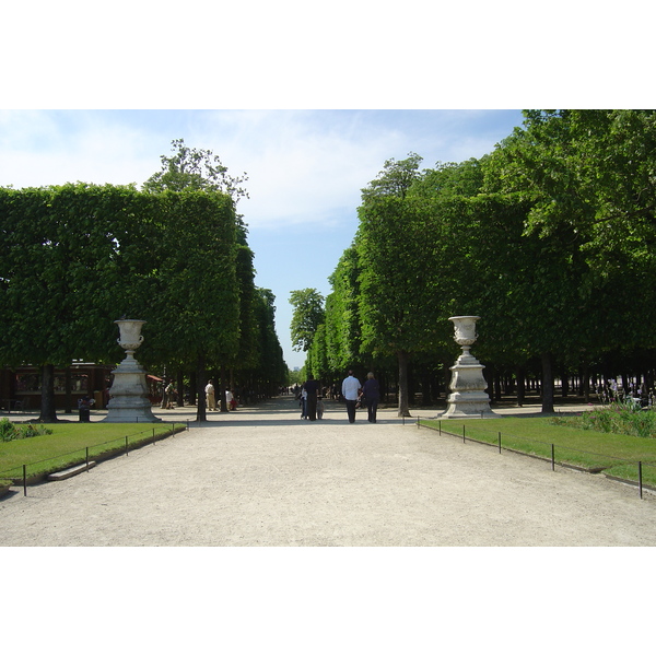 Picture France Paris Garden of Tuileries 2007-05 325 - Center Garden of Tuileries