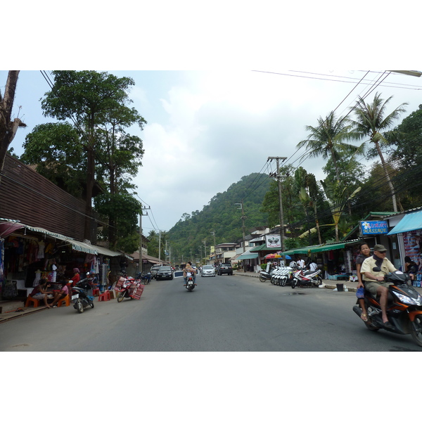 Picture Thailand Ko Chang Island road 2011-02 78 - Discovery Island road